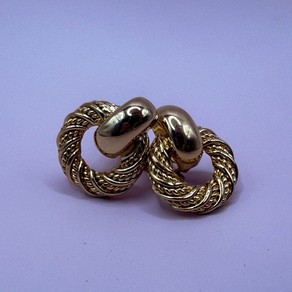 LOT 1695 18K gold plated Christian Dior vintage clip on earrings